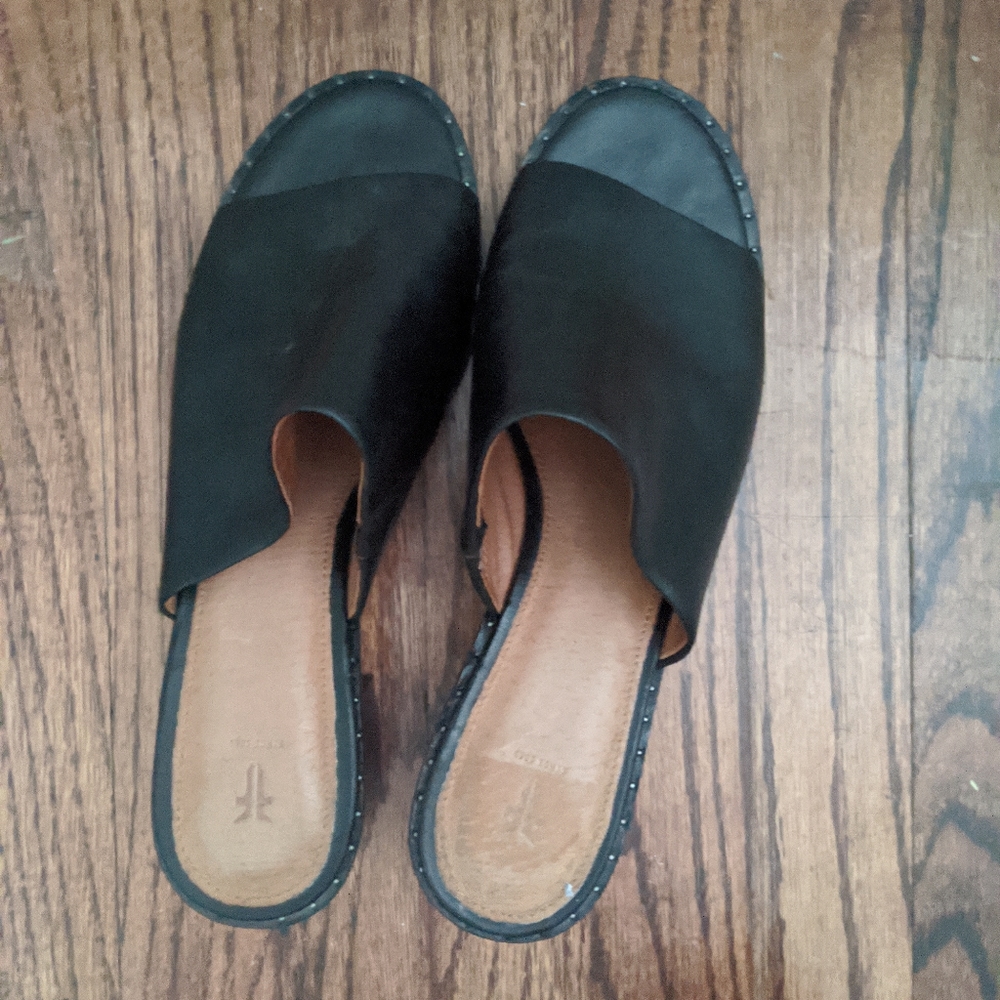 Frye Cindy Mule in Black